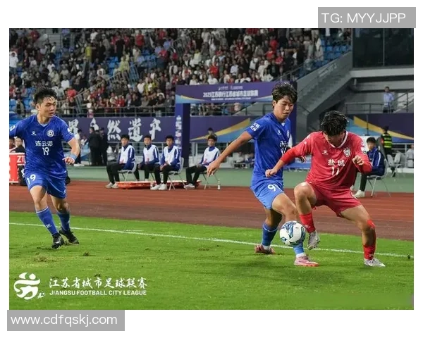 聚焦足球巨星闪耀登场录制全景展现绿茵激情与荣耀瞬间